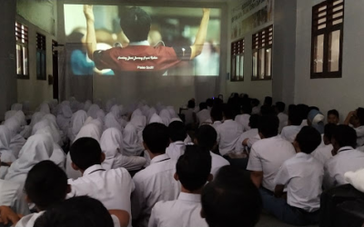 SMA Doa Bangsa Gelar Nonton Bareng Film ’12 Menit Kemenangan Untuk Selamanya’