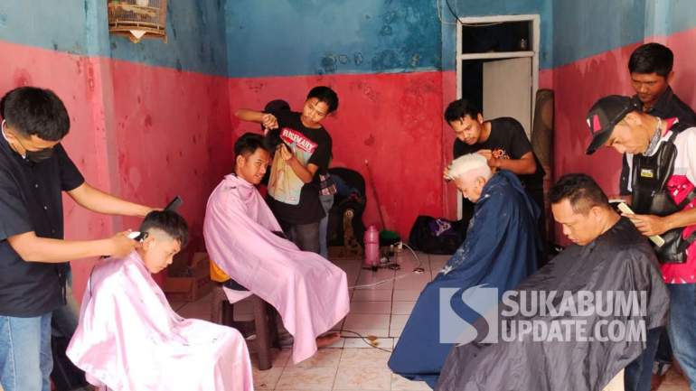 FKDB Gelar Pelatihan dan Uji Kompetensi Cukur Rambut di Bangbayang Sukabumi