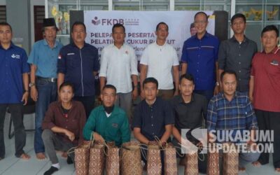 Ketum FKDB Lepas Peserta Pelatihan Cukur Rambut dari Cicurug Sukabumi