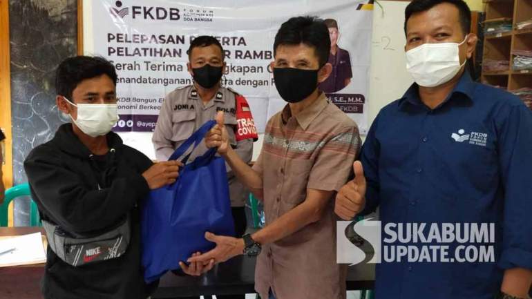 FKDB Lepas Peserta Pelatihan Cukur Rambut dari Kadudampit dan Sukaraja Sukabumi