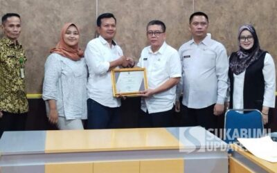 Tertib Berorganisasi, FKDB Raih Penghargaan dari Kesbangpol Kabupaten Sukabumi